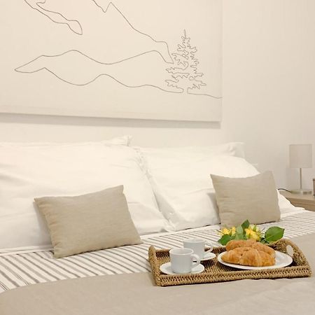 Sullago Appartamenti - Appartamento Incantevole Con Piscina กัสติลโยเน เดล ลาโก ภายนอก รูปภาพ