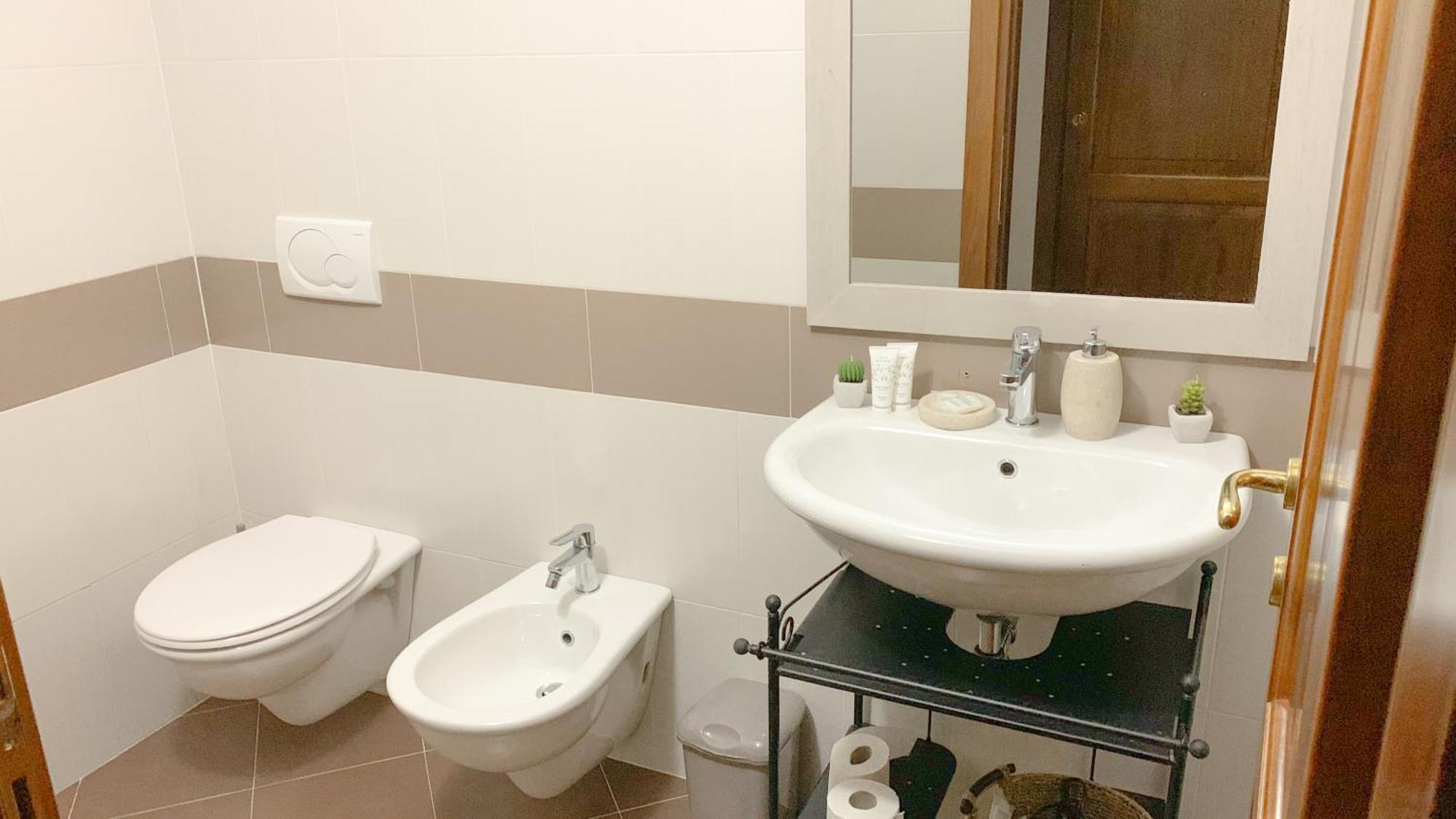 Sullago Appartamenti - Appartamento Incantevole Con Piscina กัสติลโยเน เดล ลาโก ภายนอก รูปภาพ